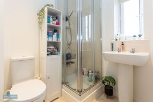 En-suite- click for photo gallery